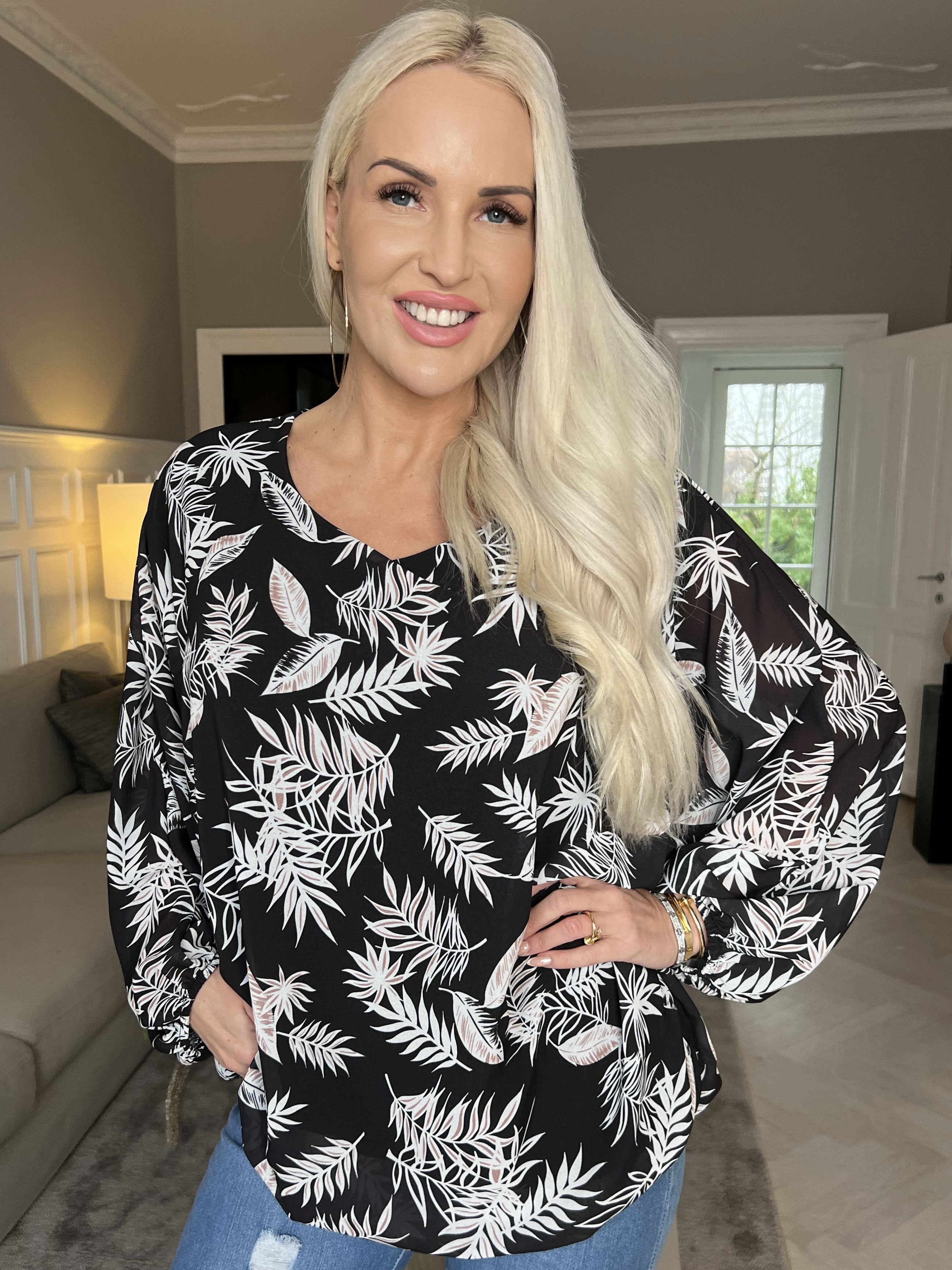 Destiny Leaf - Chiffongblus med lövmönster